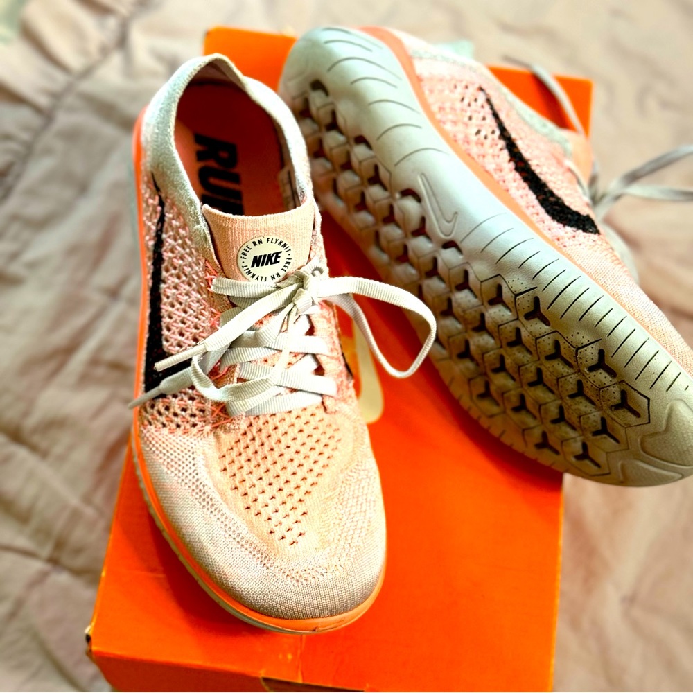 Nike free run flyknit shoes